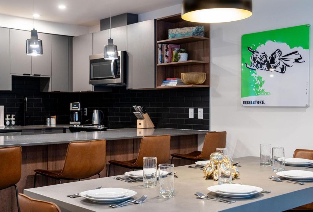 Revel In The Stoke By Revelstoke Vacations Apartment Bagian luar foto